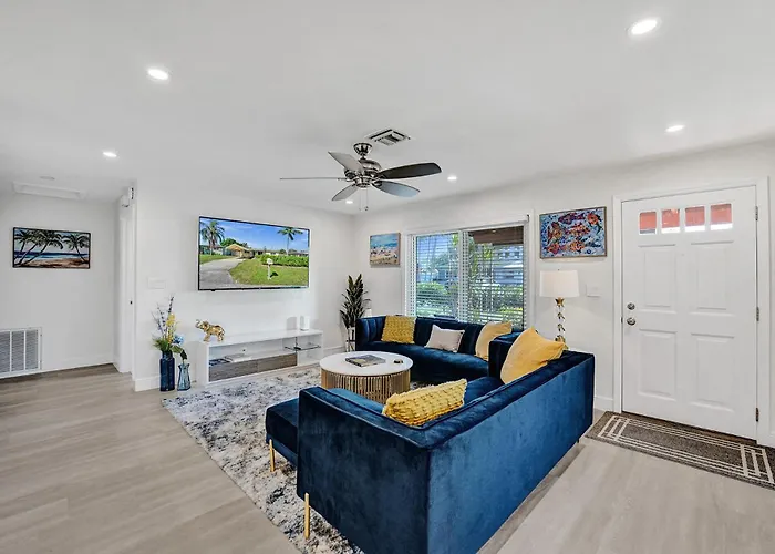 A Private, Fully Furnished Br In A Beautiful 3Br Casa Dania