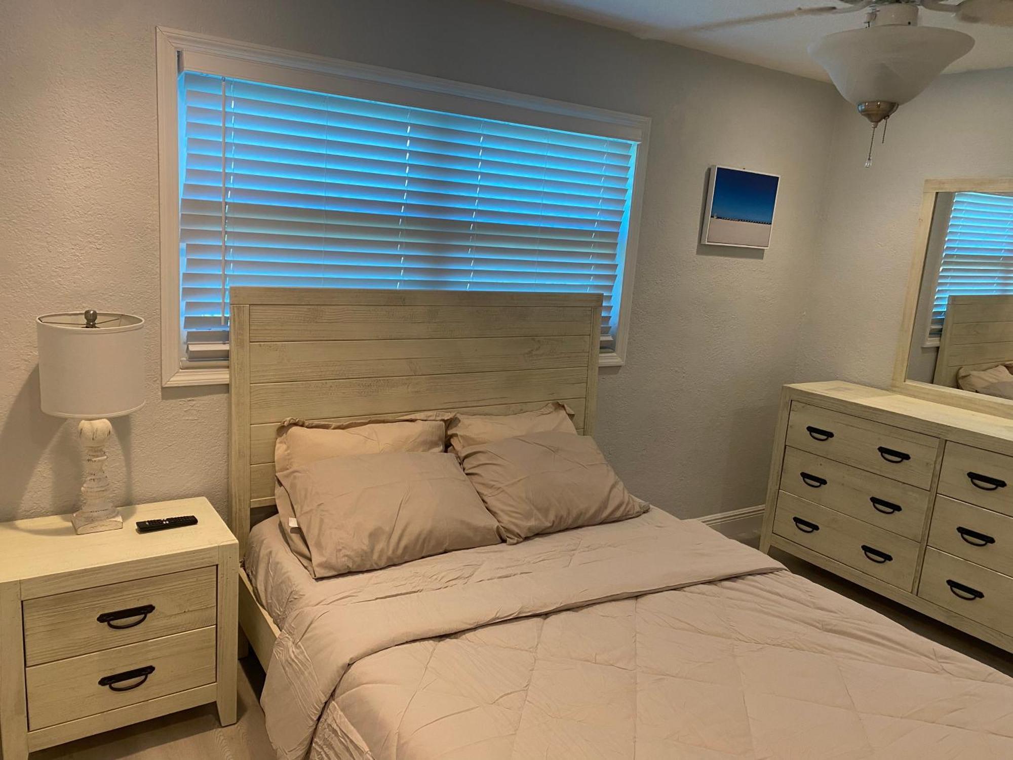 A Private, Fully Furnished Br In A Beautiful 3Br Casa Dania Homestay *